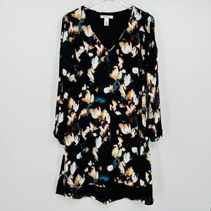 WHBM Size 0 Black Long Sleeve Abstract Floral V Neck Mini Shift Dress